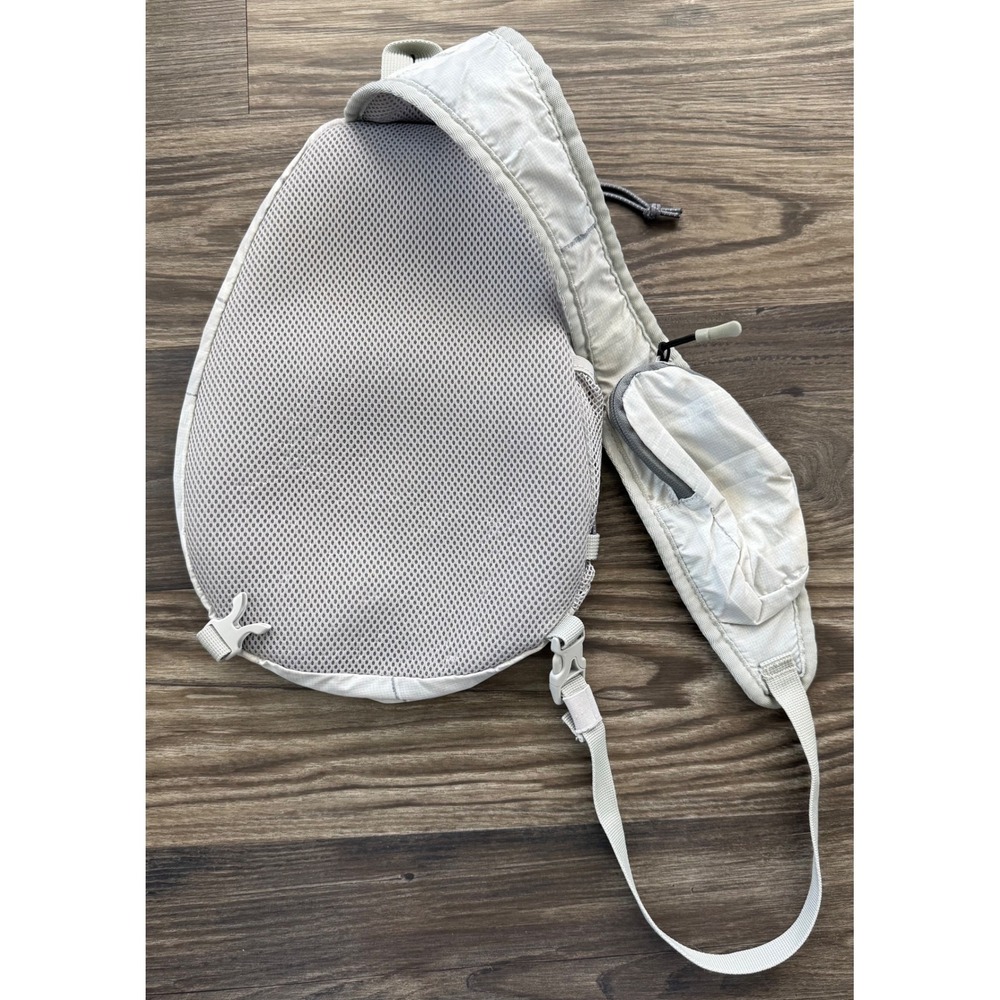 Eddie Bauer Ripstop Sling Backpack White Grey Crossbody Hiking Travel Bag - Picture 5 of 13